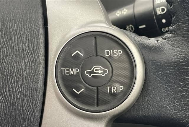 2011 Toyota Prius JDM car for sale — photo 10 of 25