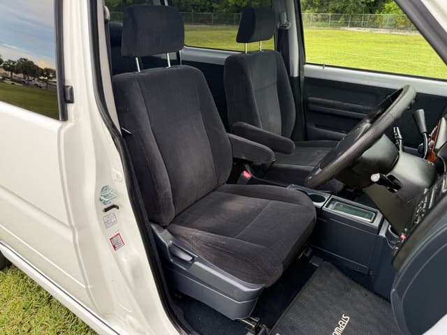 2000 Honda Stepwagon JDM car for sale — photo 11 of 25