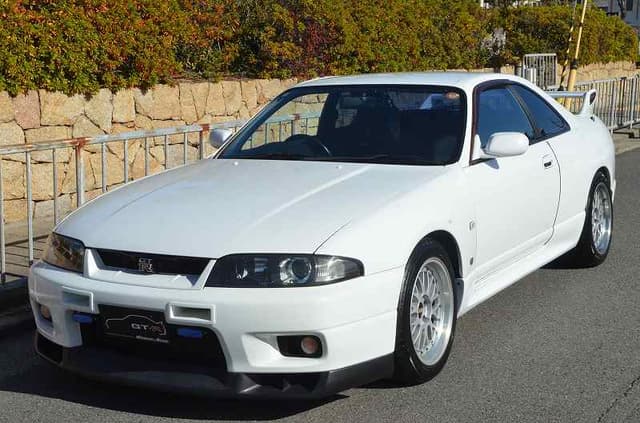 1998 Nissan Skyline JDM car for sale — photo 3 of 11