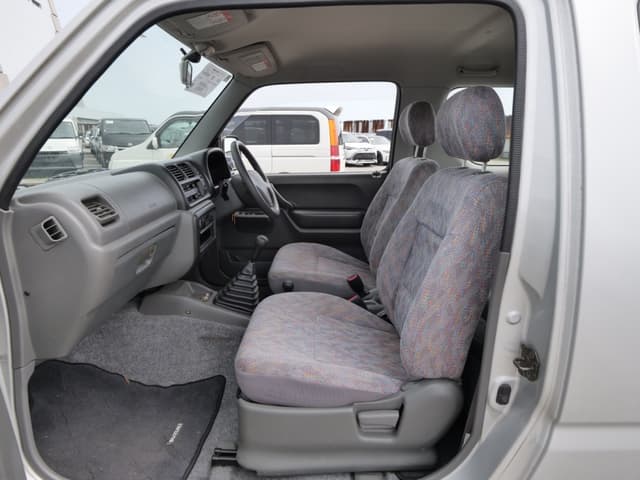 2000 Suzuki Jimny JDM car for sale — photo 24 of 25