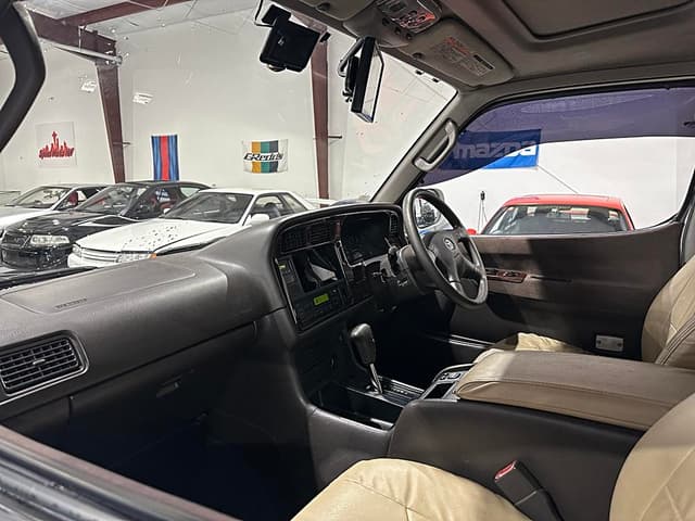 2000 Toyota HiAce JDM car for sale — photo 9 of 14