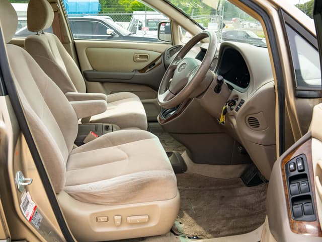 1999 Toyota Harrier JDM car for sale — photo 12 of 16