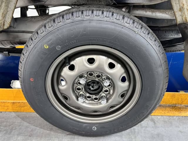 1998 Mitsubishi Minicab JDM car for sale — photo 15 of 24
