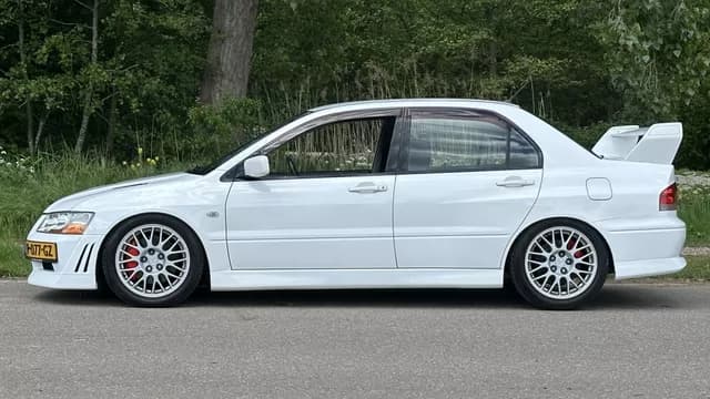 2001 Mitsubishi Lancer Evolution JDM car for sale — photo 3 of 24