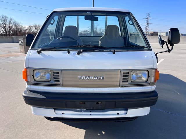 1993 Toyota Townace JDM car for sale — photo 3 of 18