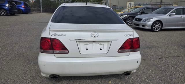 2005 Toyota Crown JDM car for sale — photo 5 of 12