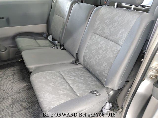 2004 Toyota Noah JDM car for sale — photo 5 of 6
