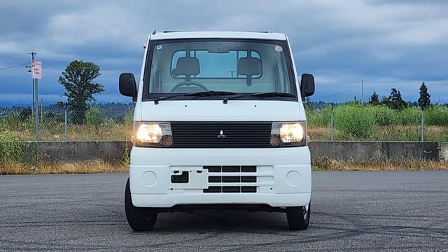 2001 Mitsubishi Minicab JDM car for sale — photo 9 of 21
