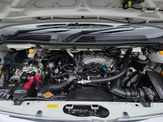 2000 Nissan Elgrand JDM car for sale — photo 18 of 25