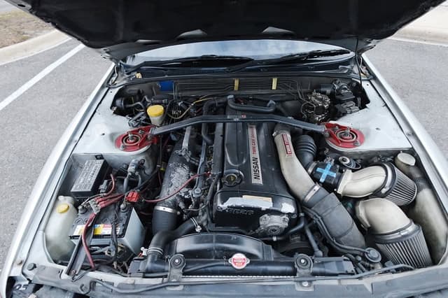 1992 Nissan Skyline JDM car for sale — photo 9 of 18