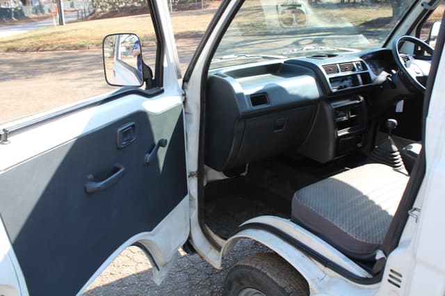1999 Daihatsu Hijet JDM car for sale — photo 18 of 25