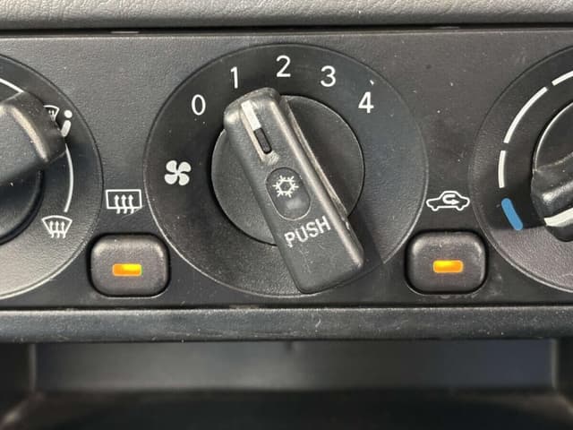 2000 Mitsubishi Town Box JDM car for sale — photo 13 of 25