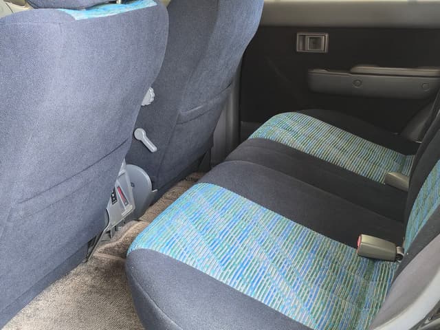 1995 Toyota Hilux Surf JDM car for sale — photo 13 of 20