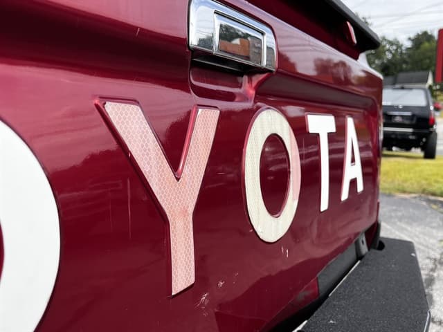 1990 Toyota Hilux JDM car for sale — photo 15 of 25