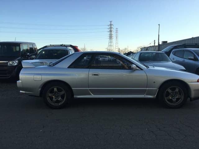 1992 Nissan Skyline JDM car for sale — photo 2 of 5