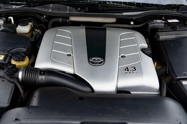 2001 Toyota Celsior JDM car for sale — photo 20 of 22