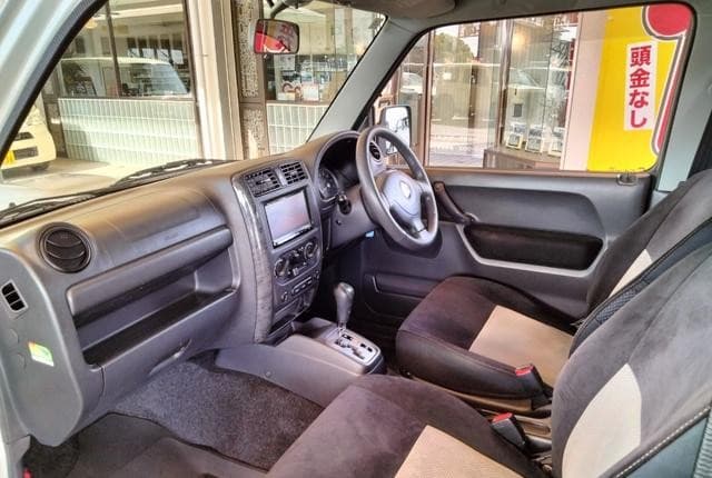 2008 Suzuki Jimny JDM car for sale — photo 17 of 25