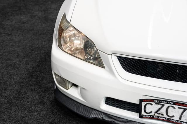 2001 Toyota Altezza JDM car for sale — photo 8 of 19