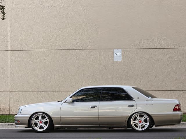 1996 Toyota Crown JDM car for sale — photo 18 of 25