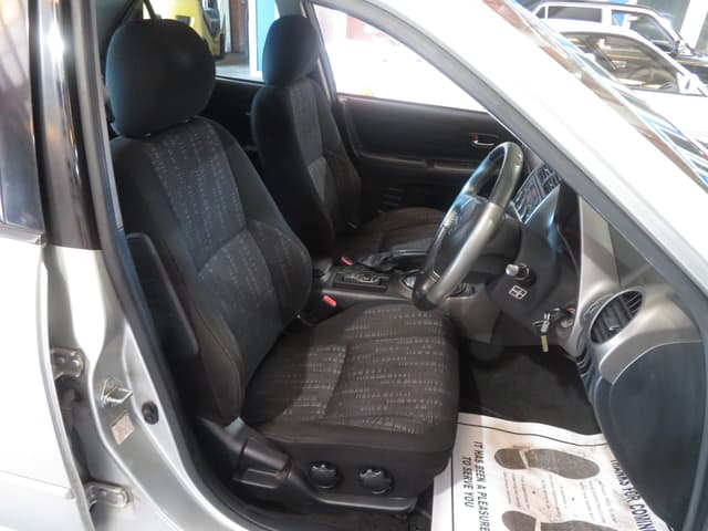 1999 Toyota Altezza JDM car for sale — photo 15 of 25