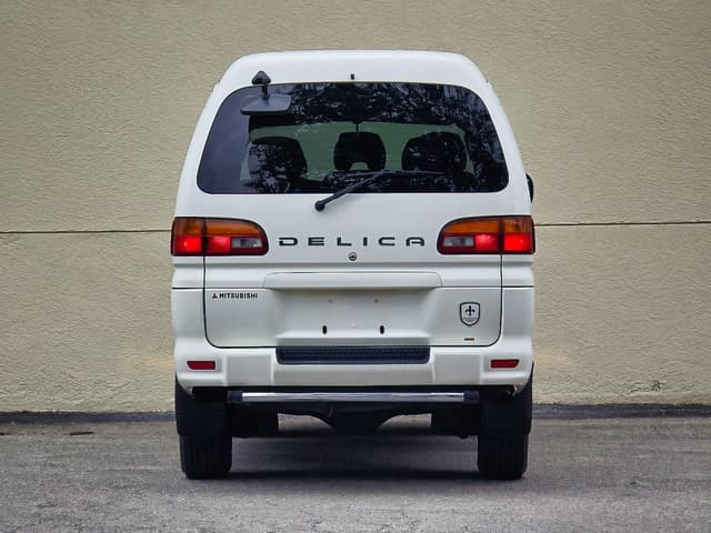 1999 Mitsubishi Delica JDM car for sale — photo 6 of 25