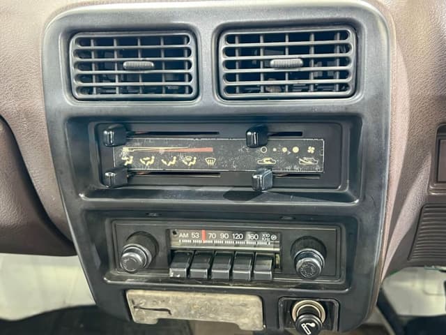 1990 Daihatsu Hijet JDM car for sale — photo 10 of 24