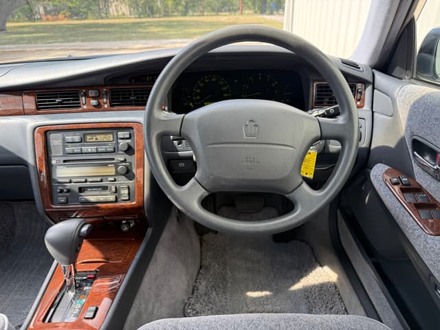 1998 Toyota Crown JDM car for sale — photo 20 of 21