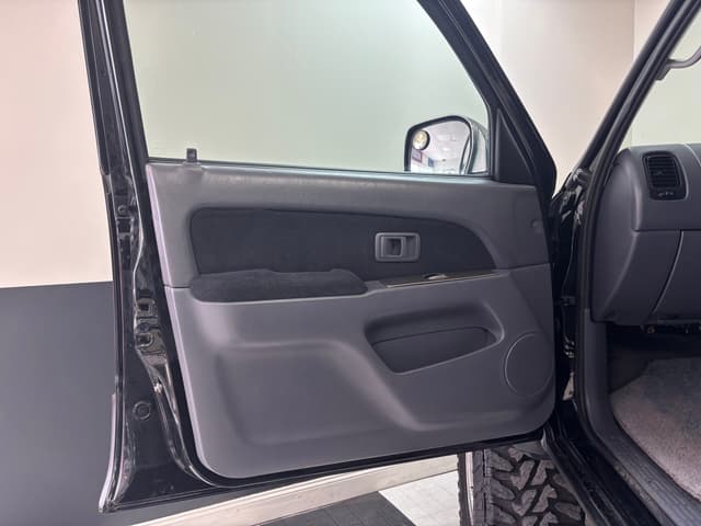 1999 Toyota Hilux JDM car for sale — photo 17 of 25