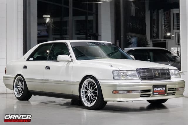 1997 Toyota Crown JDM car for sale — photo 12 of 25