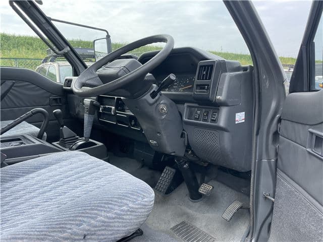 1995 Mitsubishi Delica JDM car for sale — photo 10 of 25