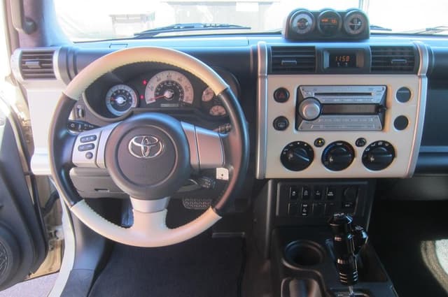 2010 Toyota Fj Cruiser JDM car for sale — photo 24 of 25