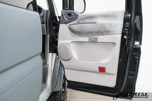 1995 Mitsubishi Delica JDM car for sale — photo 20 of 25