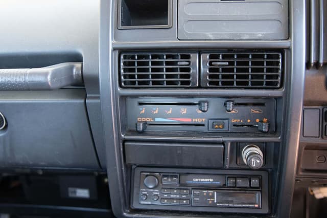 1990 Suzuki Jimny JDM car for sale — photo 12 of 17