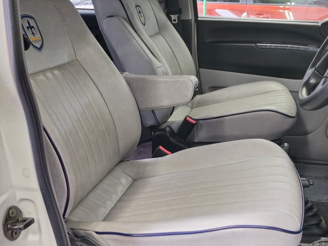 1999 Mitsubishi Delica JDM car for sale — photo 16 of 25