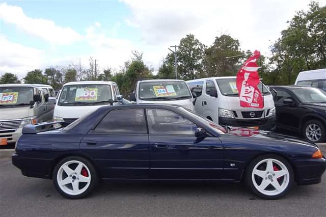 1991 Nissan Skyline JDM car for sale — photo 5 of 25