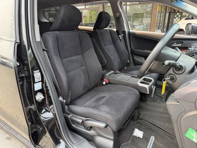 2011 Honda Odyssey JDM car for sale — photo 9 of 19