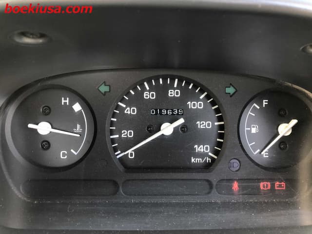1998 Daihatsu Hijet JDM car for sale — photo 18 of 21