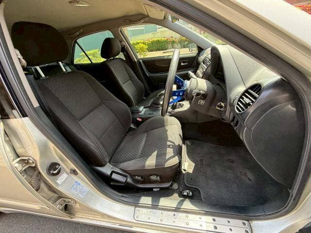 2001 Toyota Altezza JDM car for sale — photo 6 of 9