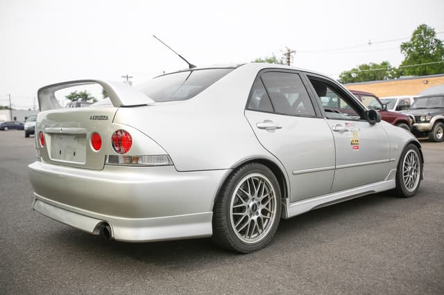 1998 Toyota Altezza JDM car for sale — photo 16 of 25