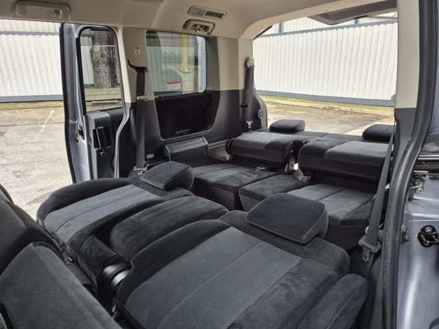 2009 Mitsubishi Delica JDM car for sale — photo 22 of 22