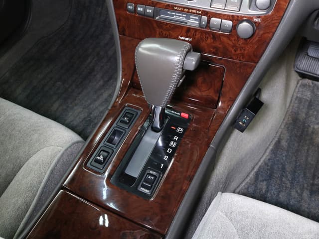 1998 Nissan Cima JDM car for sale — photo 13 of 25