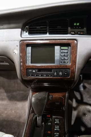1992 Toyota Crown JDM car for sale — photo 10 of 25
