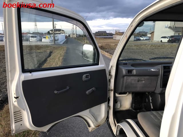 1997 Mitsubishi Minicab JDM car for sale — photo 8 of 24