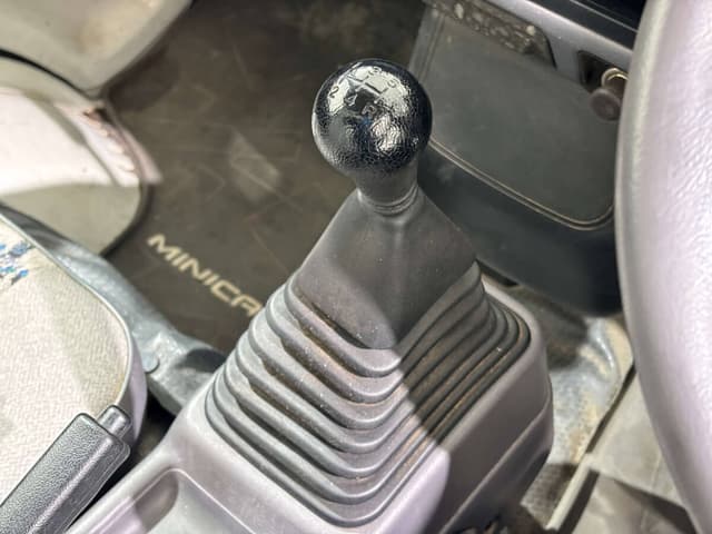 1998 Mitsubishi Minicab JDM car for sale — photo 14 of 25