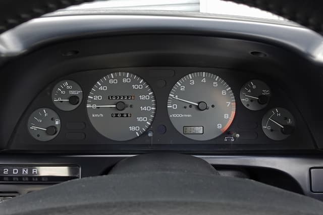 1992 Nissan Skyline JDM car for sale — photo 24 of 25