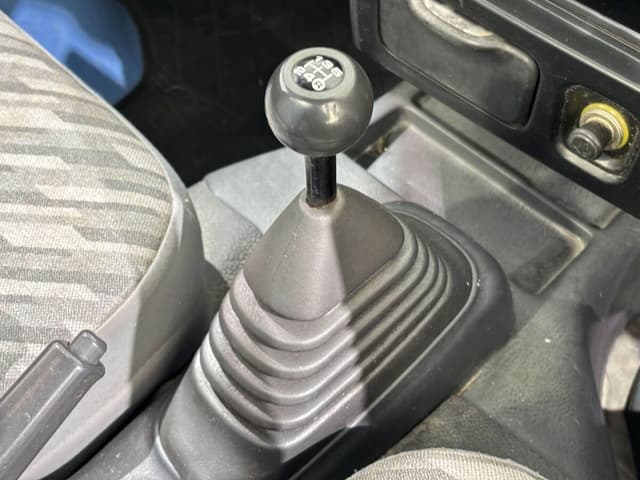 2001 Daihatsu Hijet JDM car for sale — photo 12 of 24