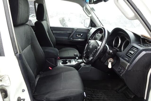 2009 Mitsubishi Pajero JDM car for sale — photo 25 of 25
