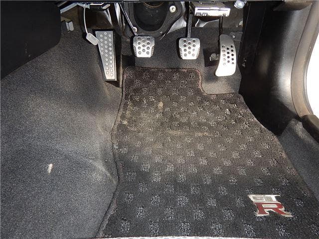 1999 Nissan Skyline JDM car for sale — photo 22 of 25