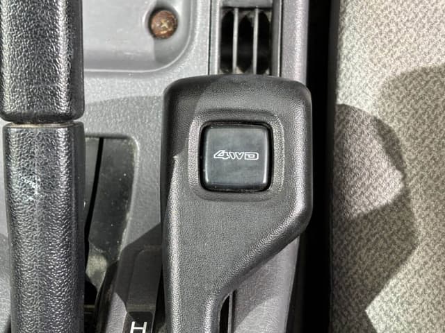 1998 Mitsubishi Minicab JDM car for sale — photo 12 of 24
