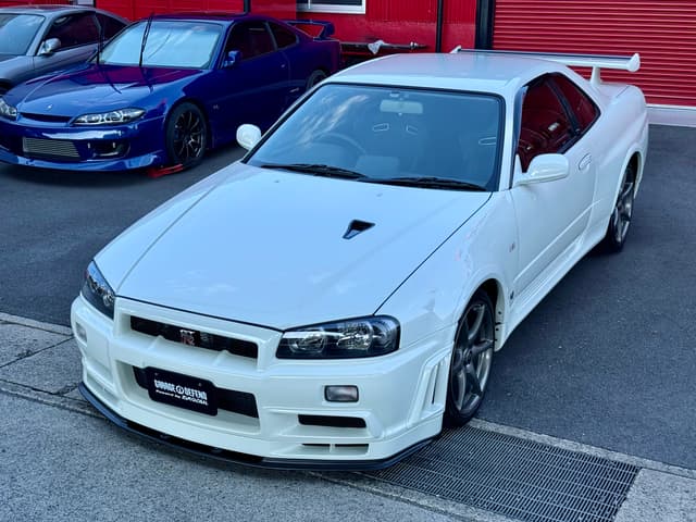Nissan Skyline JDM car for sale — photo 12 of 25